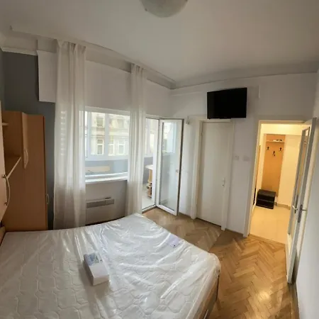 Daiana Apartment *